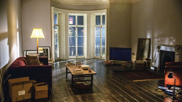 James Bond's Minimalist apartment in _Spectre_ alt text